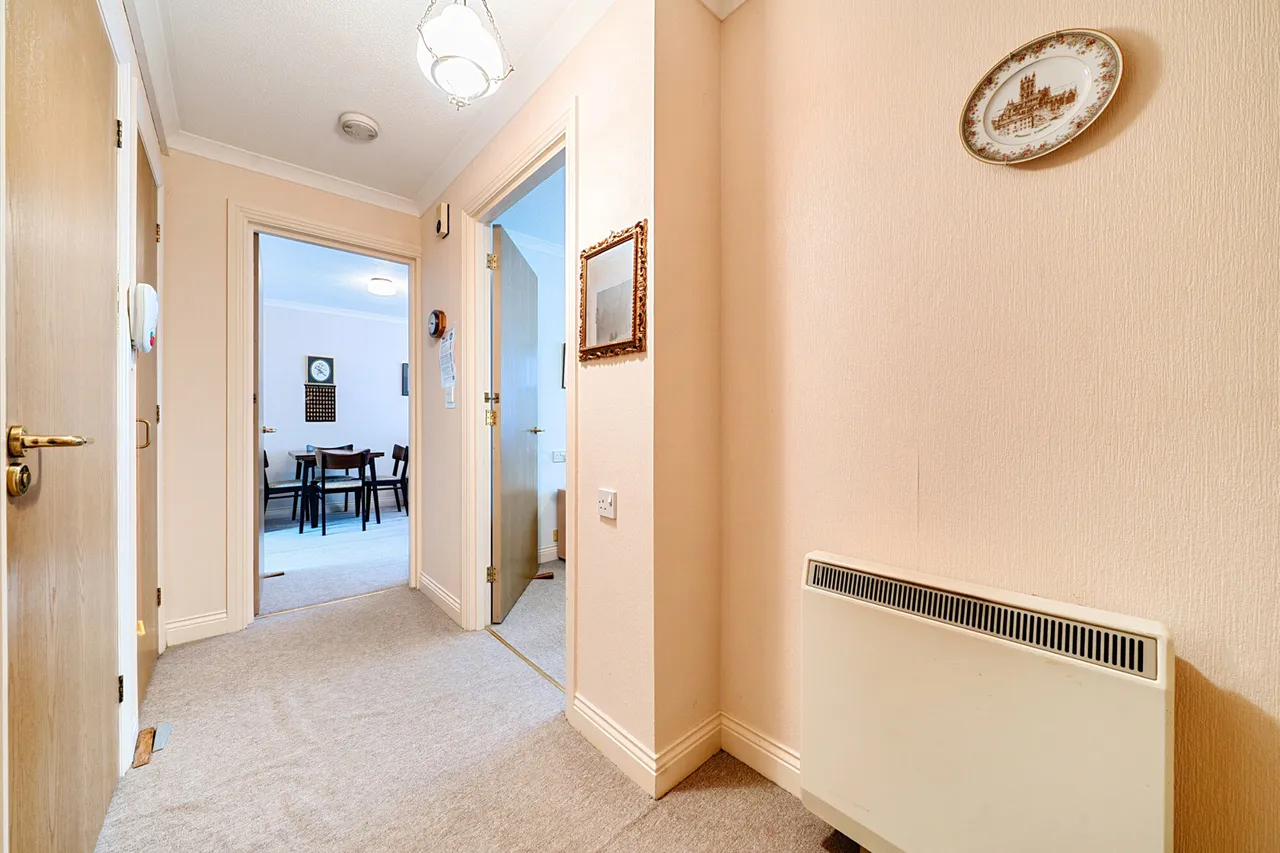 Windsor Close, Northwood, HA6, photo 9