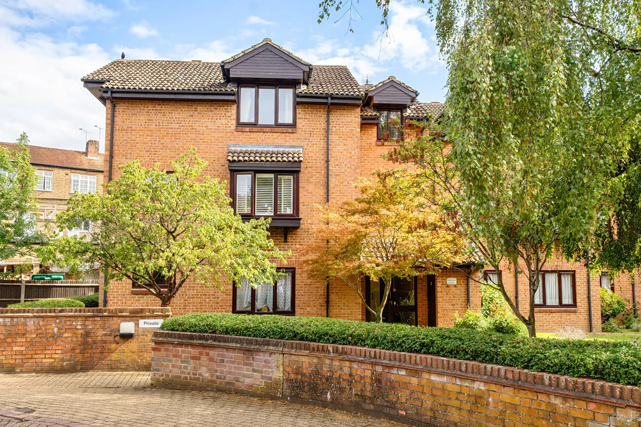 Windsor Close, Northwood, HA6, photo 18