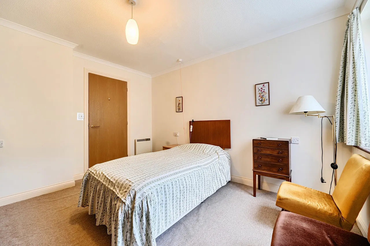 Windsor Close, Northwood, HA6, photo 8