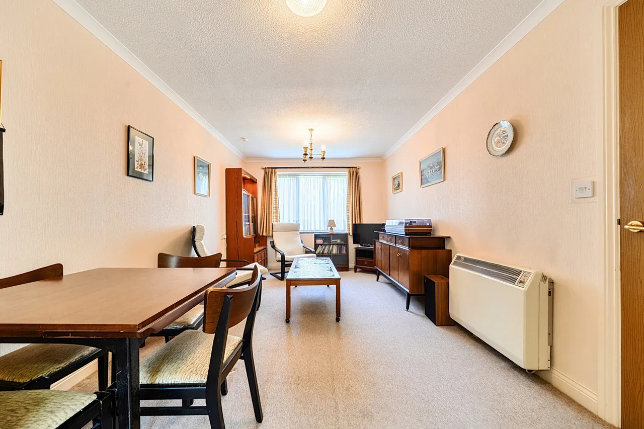 Windsor Close, Northwood, HA6, photo 3