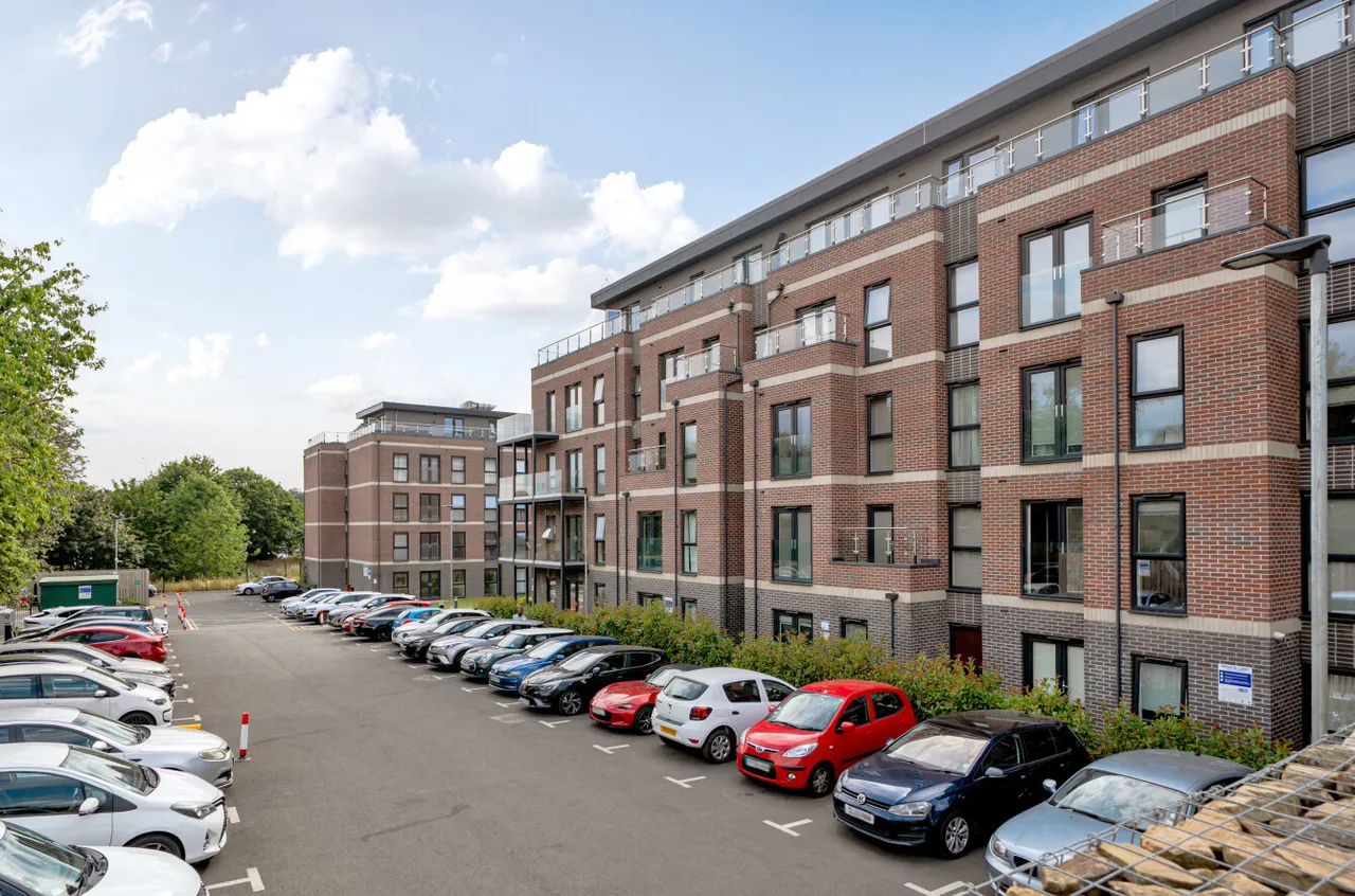 1 bed flat for sale, Willow Road, Burley, LS4