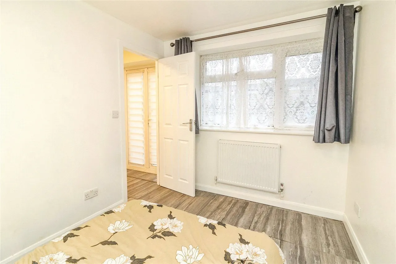 Conniburrow Boulevard, Conniburrow, Milton Keynes, Buckinghamshire, MK14, photo 18