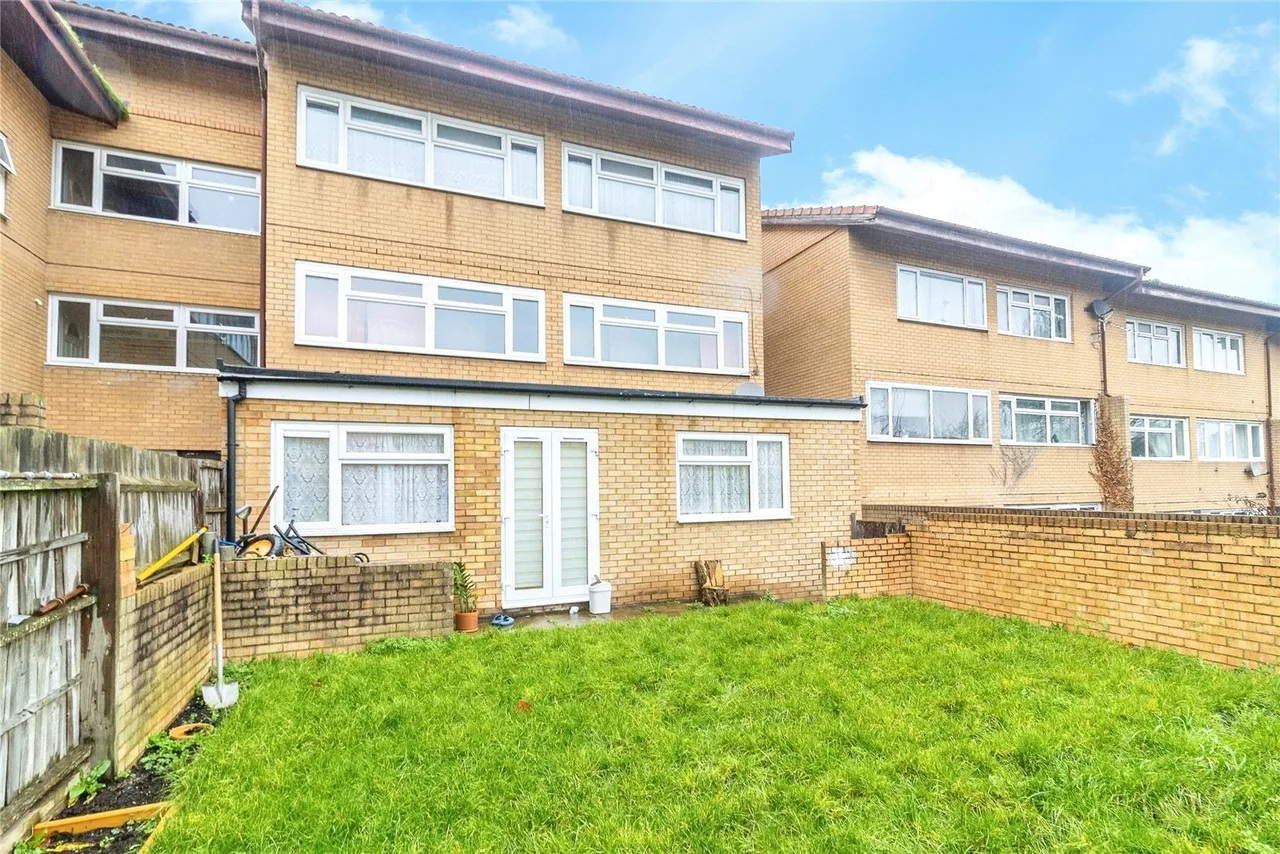 Conniburrow Boulevard, Conniburrow, Milton Keynes, Buckinghamshire, MK14, photo 24