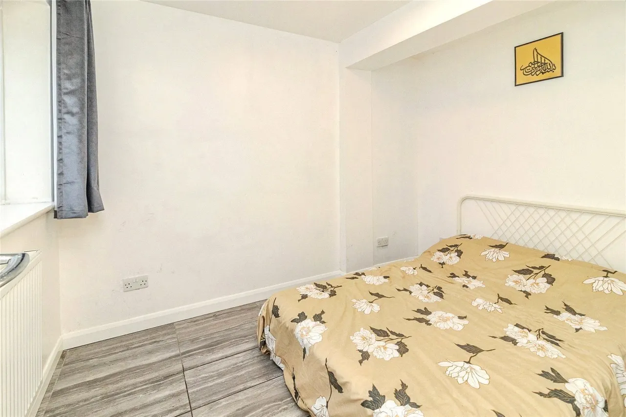 Conniburrow Boulevard, Conniburrow, Milton Keynes, Buckinghamshire, MK14, photo 16