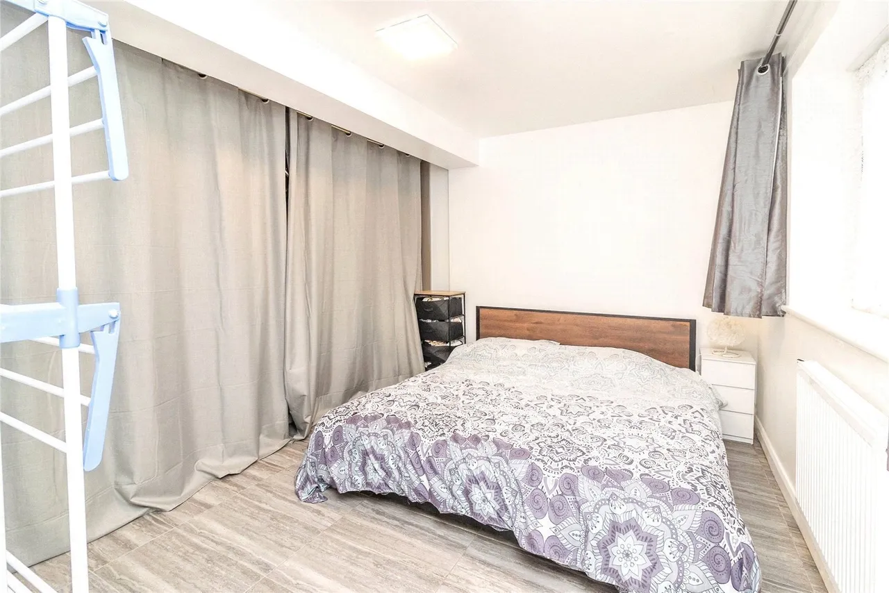 Conniburrow Boulevard, Conniburrow, Milton Keynes, Buckinghamshire, MK14, photo 15