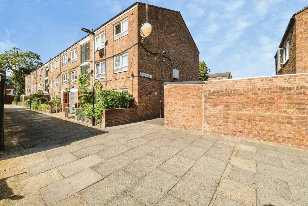 Moore Walk, London, E7, photo 13
