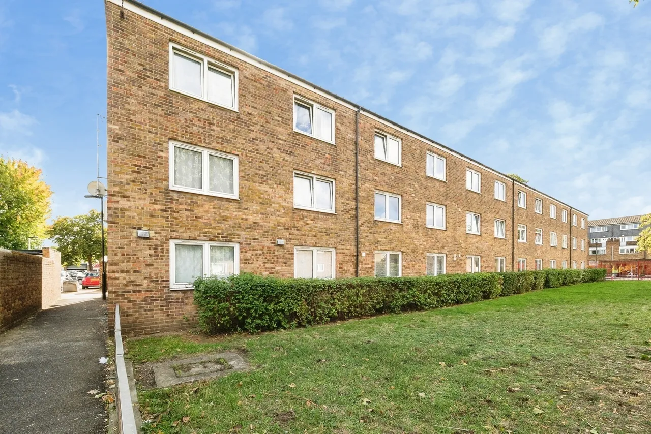 Moore Walk, London, E7, photo 12