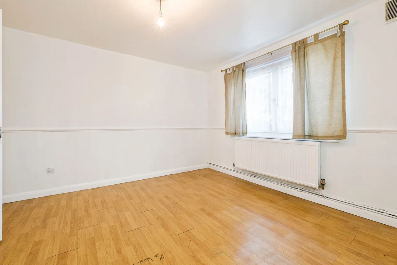 Moore Walk, London, E7, photo 4