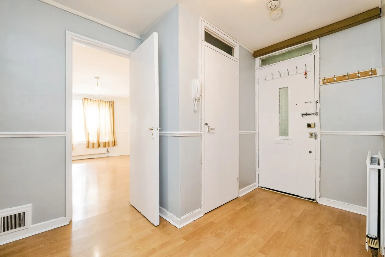 Moore Walk, London, E7, photo 9