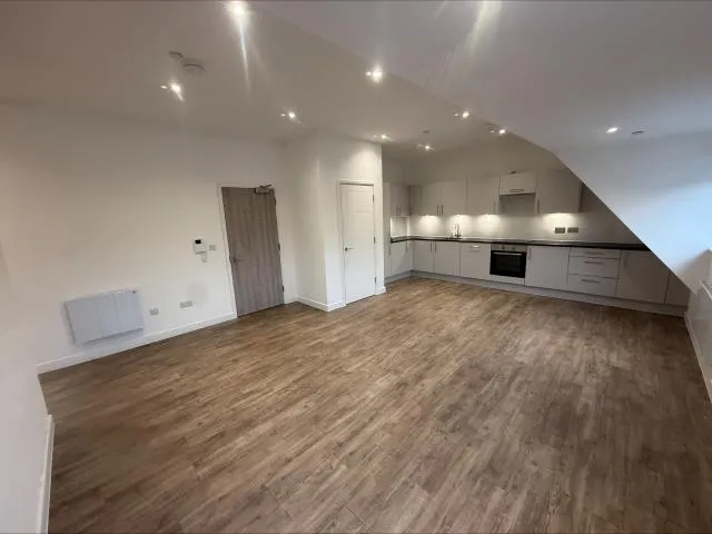 1 bed flat to rent, London Road, Camberley, GU15