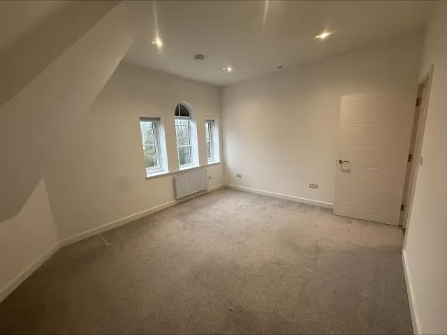 London Road, Camberley, GU15, photo 6