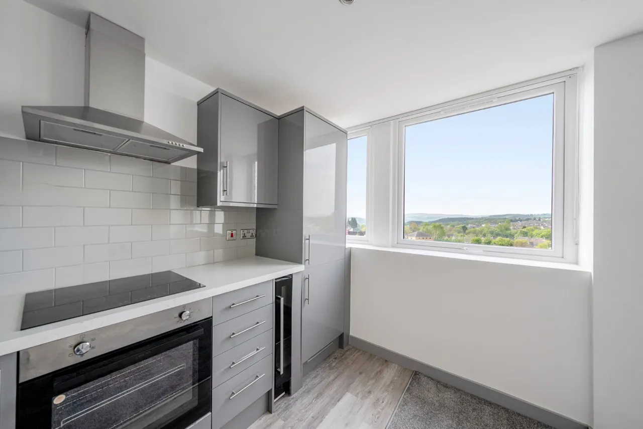 Green Lane, Yeadon, LS19, photo 5