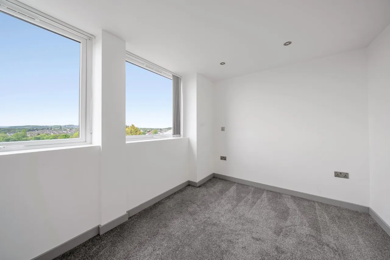 Green Lane, Yeadon, LS19, photo 8