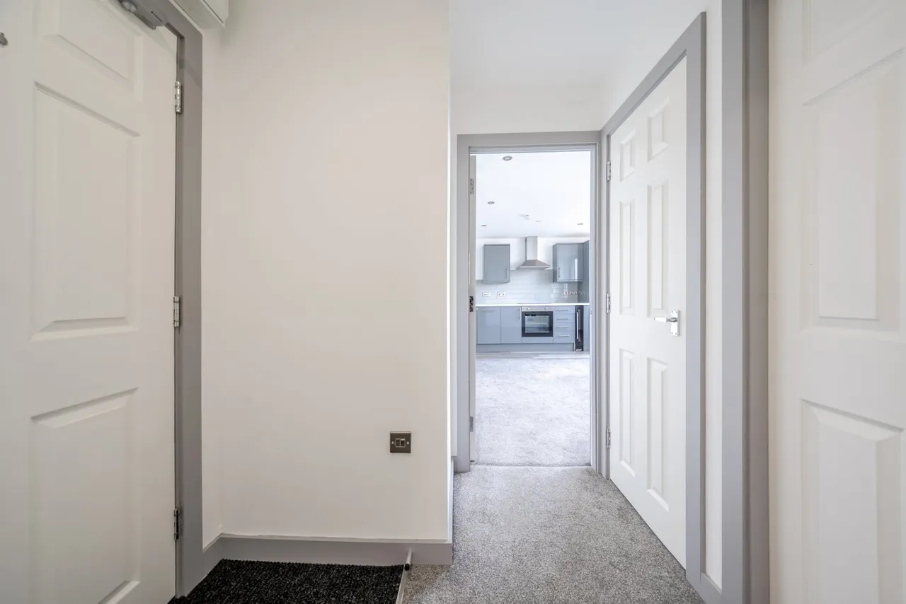 Green Lane, Yeadon, LS19, photo 9