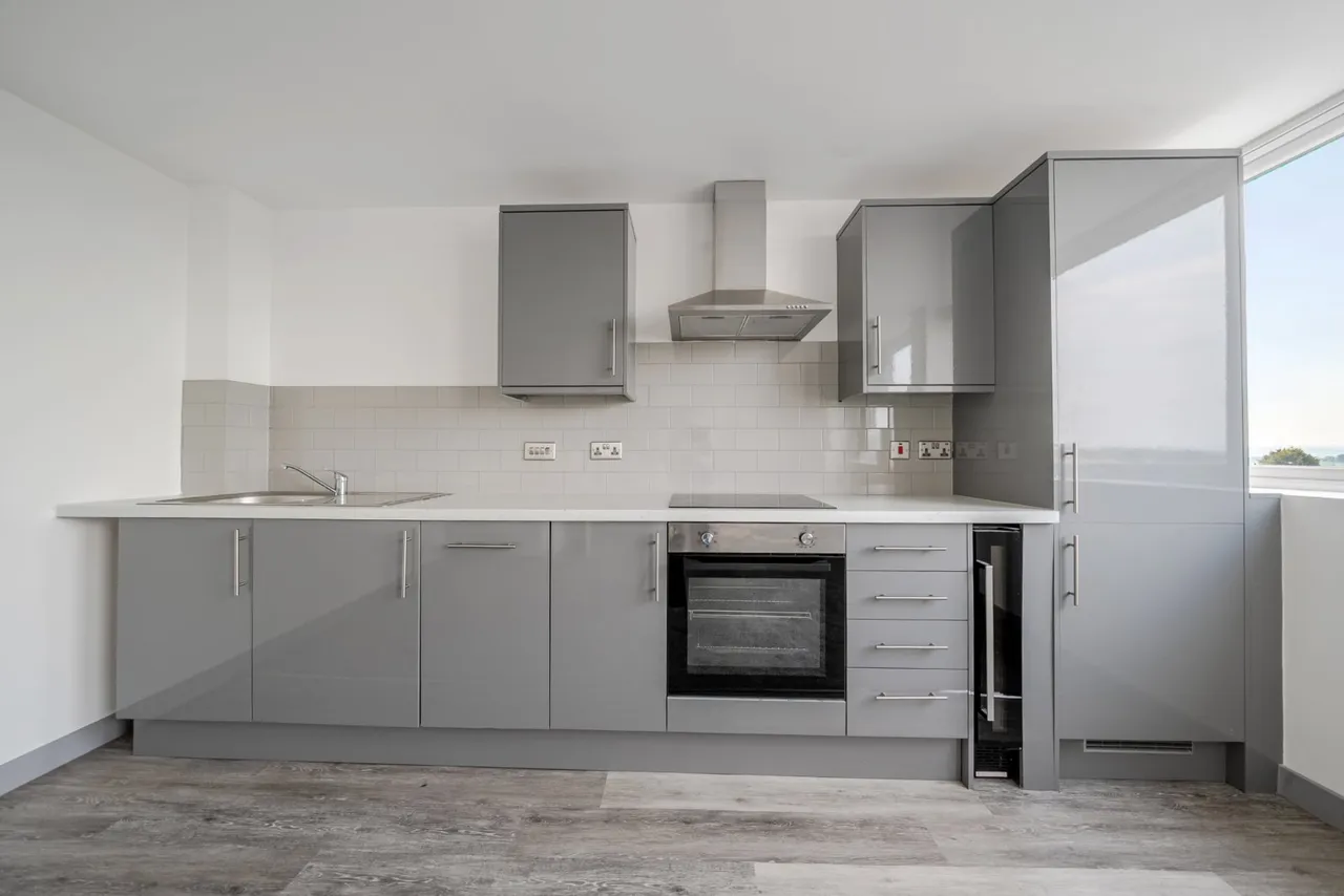 Green Lane, Yeadon, LS19, photo 2