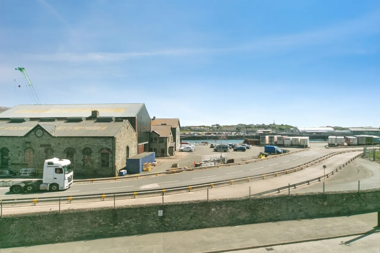 Stanley Crescent, Holyhead, LL65, photo 19