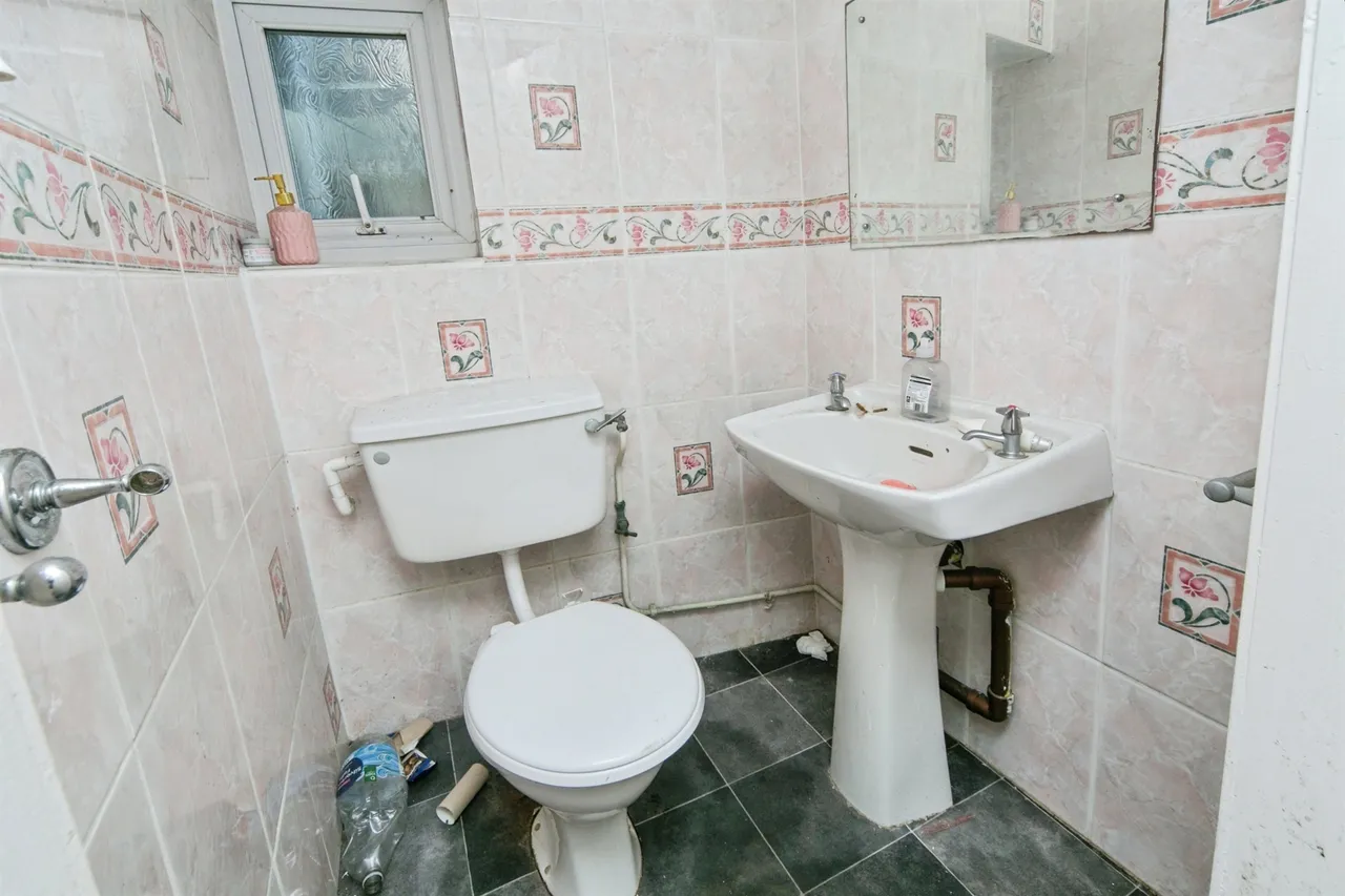 Stanley Crescent, Holyhead, LL65, photo 17
