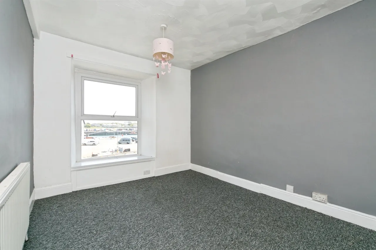 Stanley Crescent, Holyhead, LL65, photo 13