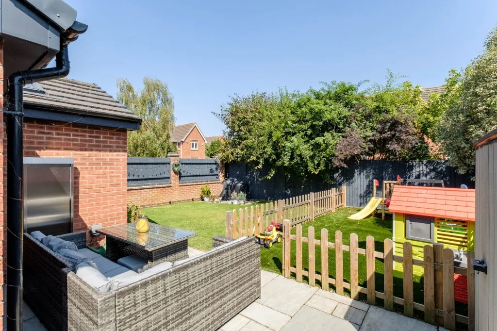 Nixon Walk, East Leake, LE12, photo 18