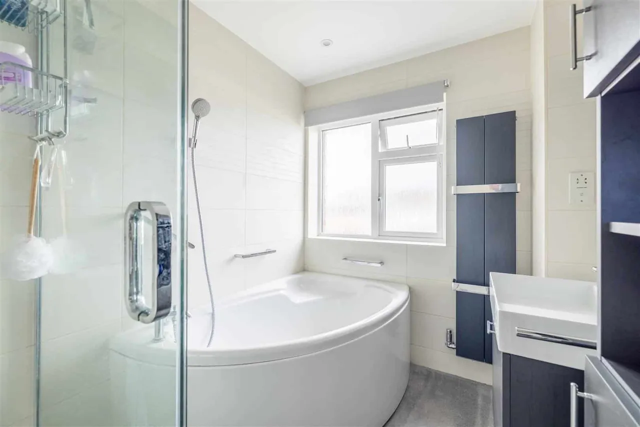 Dean Close, Windsor, SL4, photo 8