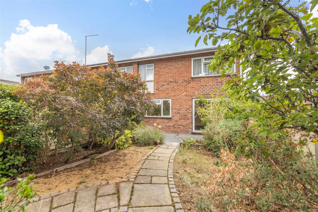Dean Close, Windsor, SL4, photo 11