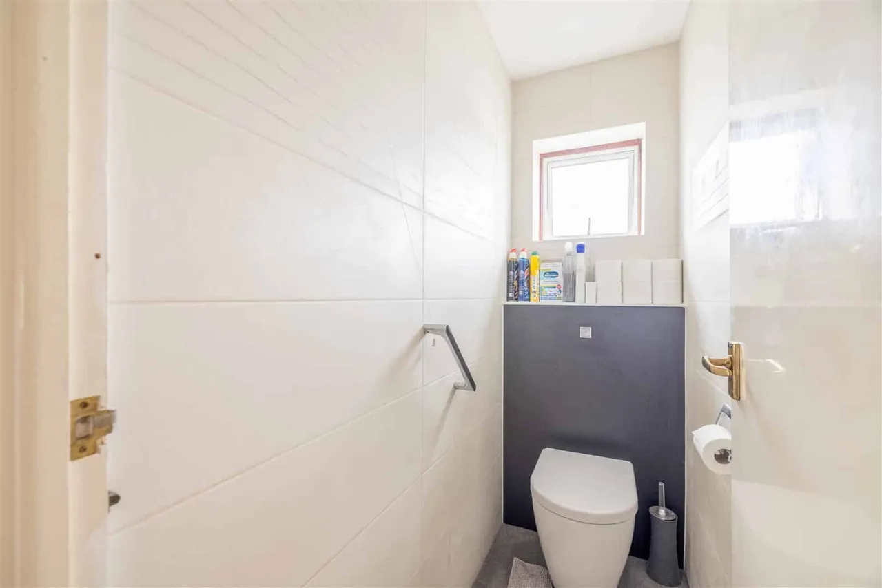 Dean Close, Windsor, SL4, photo 15