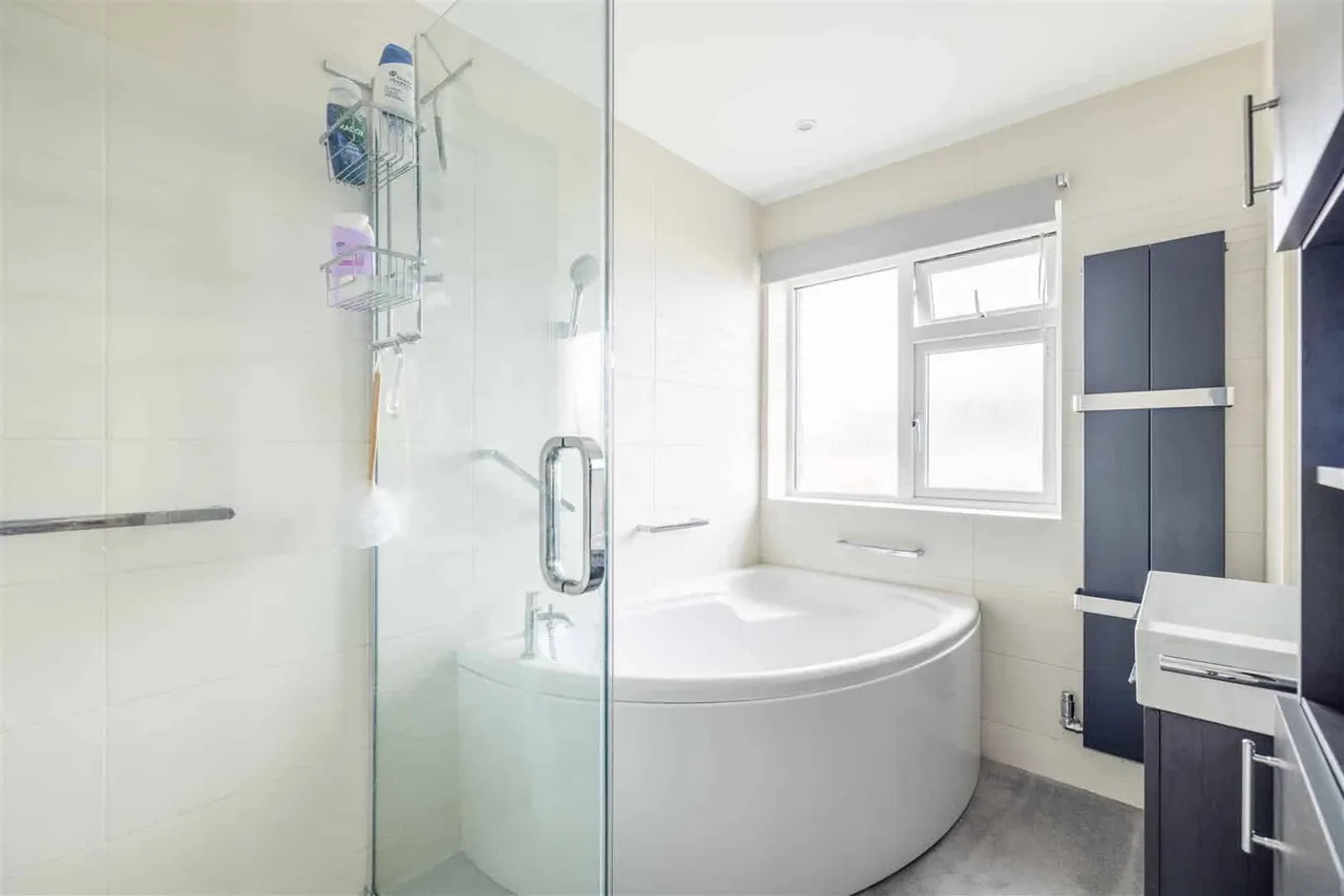 Dean Close, Windsor, SL4, photo 14