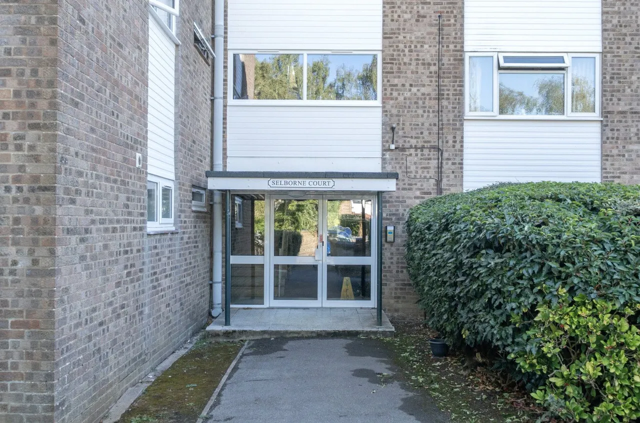 Tavistock Close, Romsey, Hampshire, SO51, photo 5