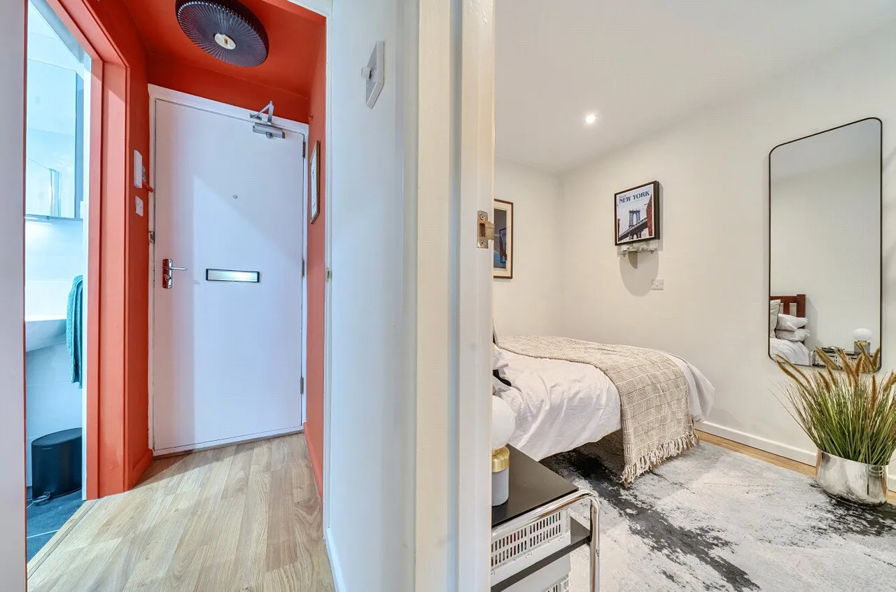 Tavistock Close, Romsey, Hampshire, SO51, photo 4