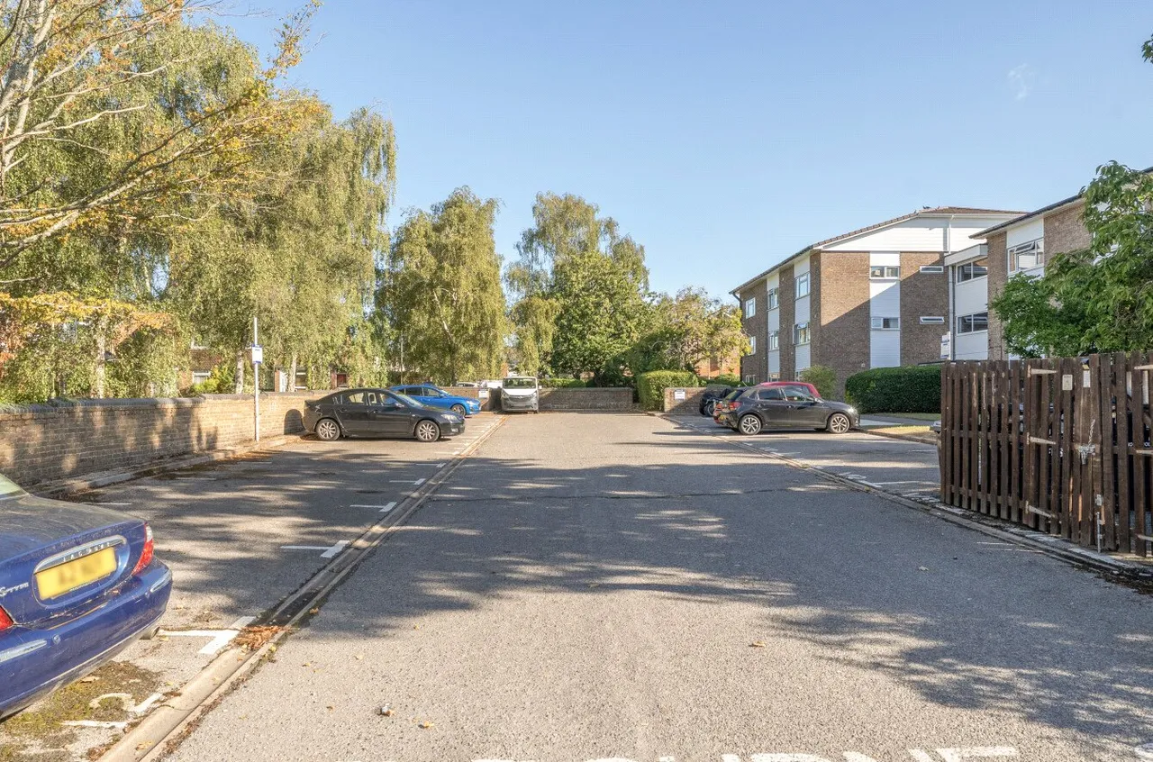 Tavistock Close, Romsey, Hampshire, SO51, photo 2