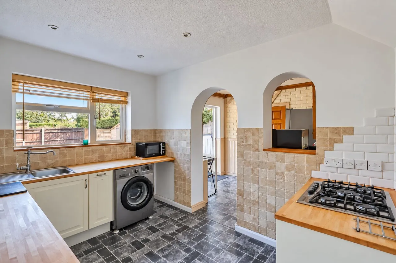 Archers Way, High Wycombe, HP14, photo 3