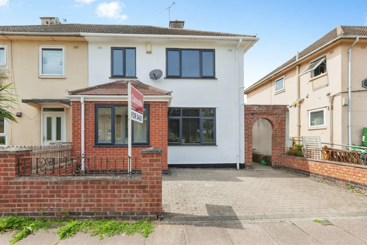 3 bed house for sale — Grantham Road, Leicester
