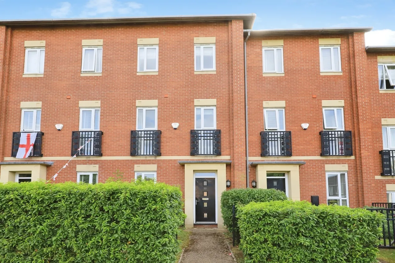 Field Close, Bilston, WV14, photo 2