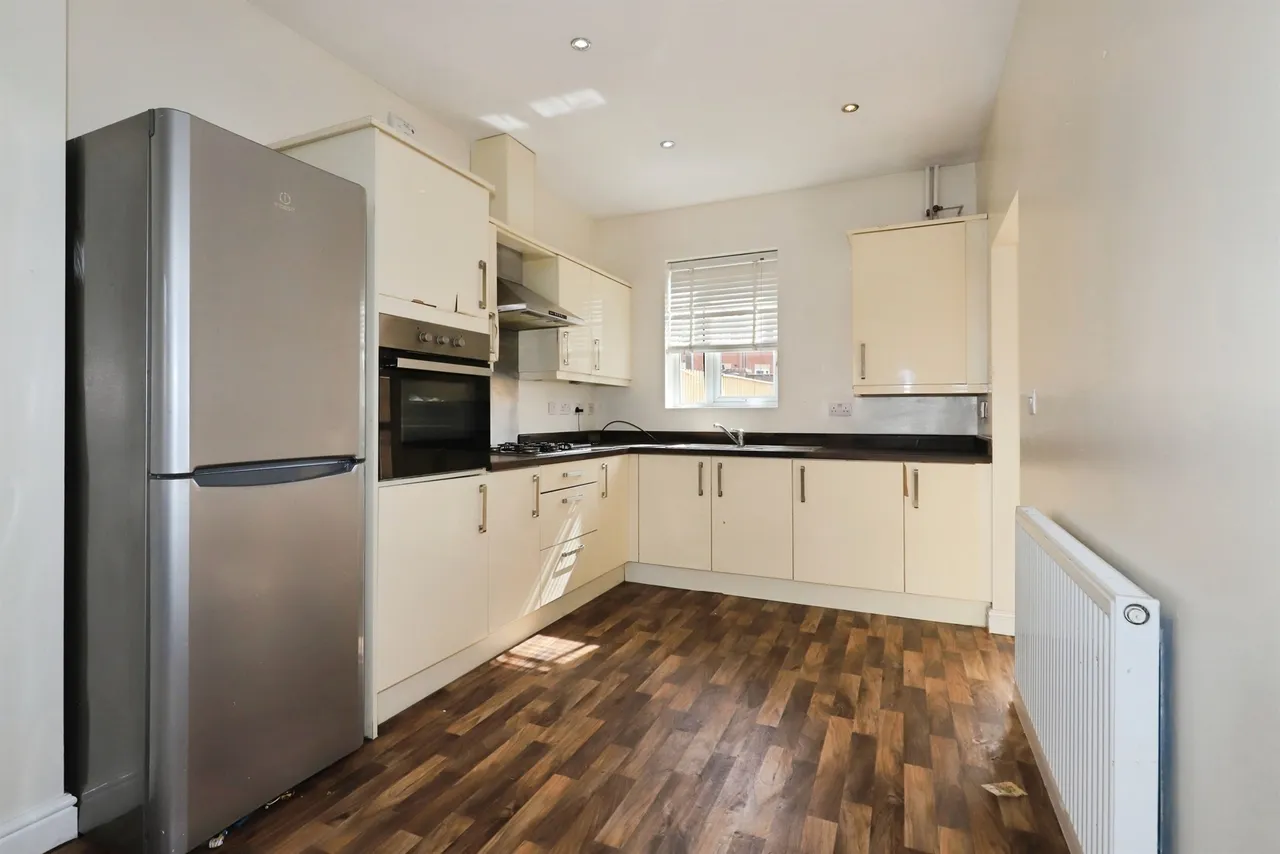 Field Close, Bilston, WV14, photo 4