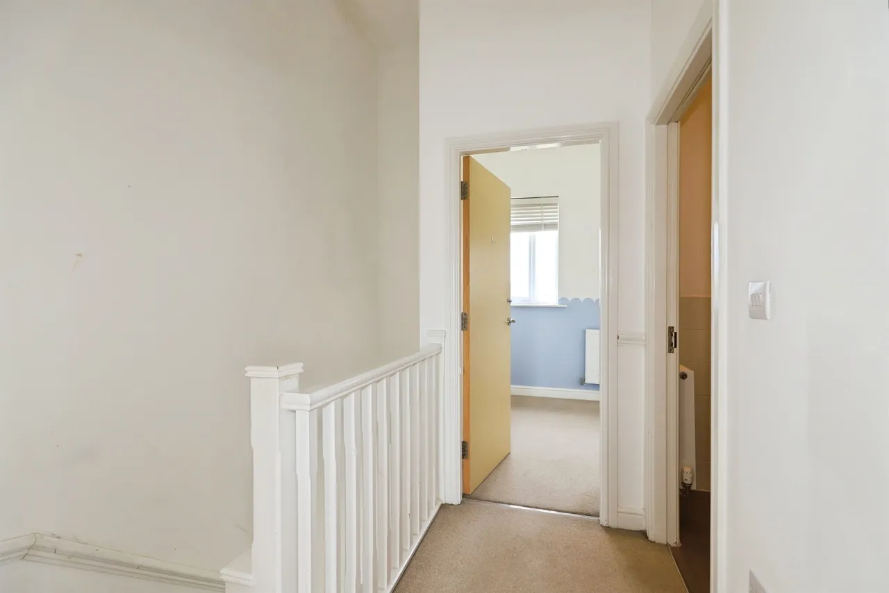Field Close, Bilston, WV14, photo 13