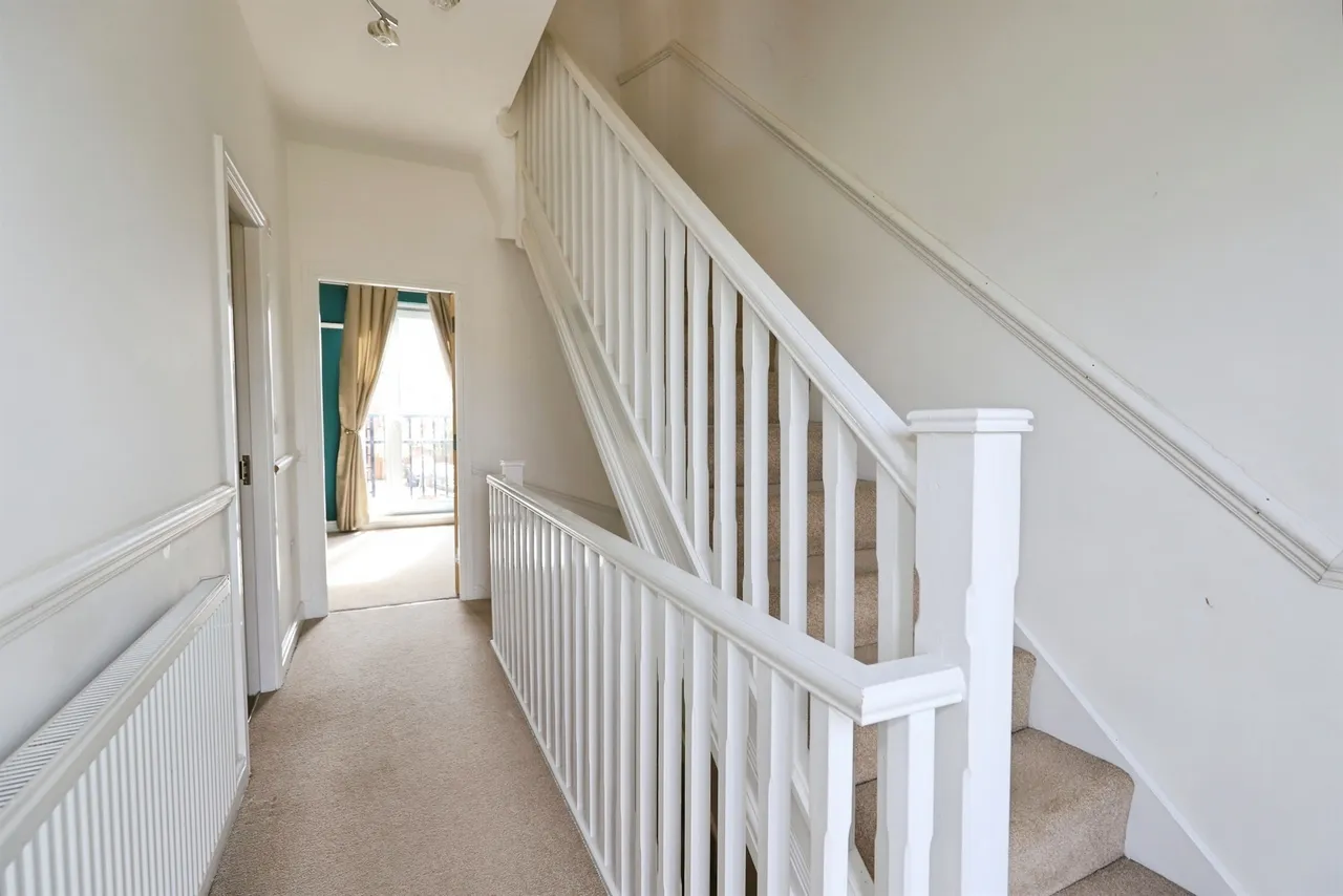 Field Close, Bilston, WV14, photo 9