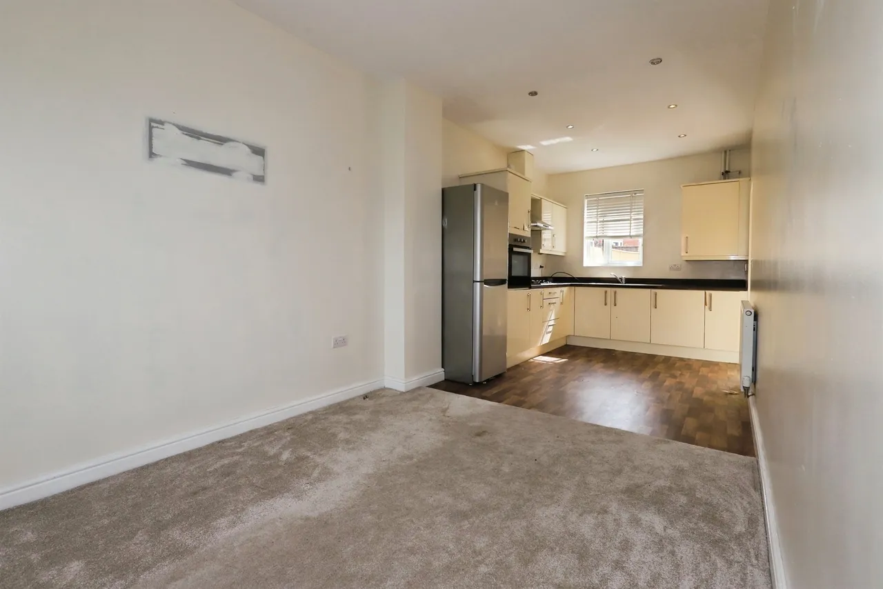 Field Close, Bilston, WV14, photo 7