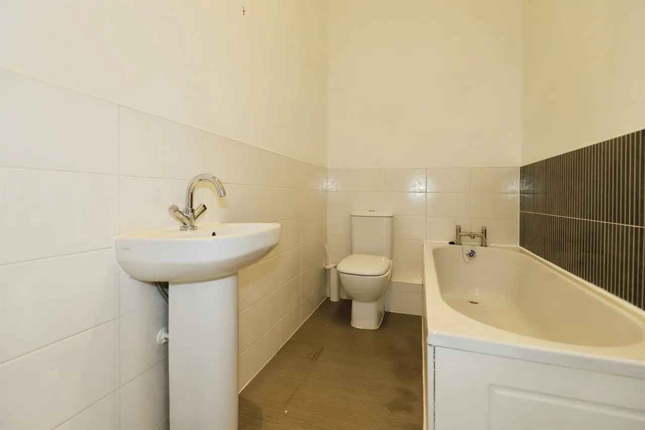Field Close, Bilston, WV14, photo 19