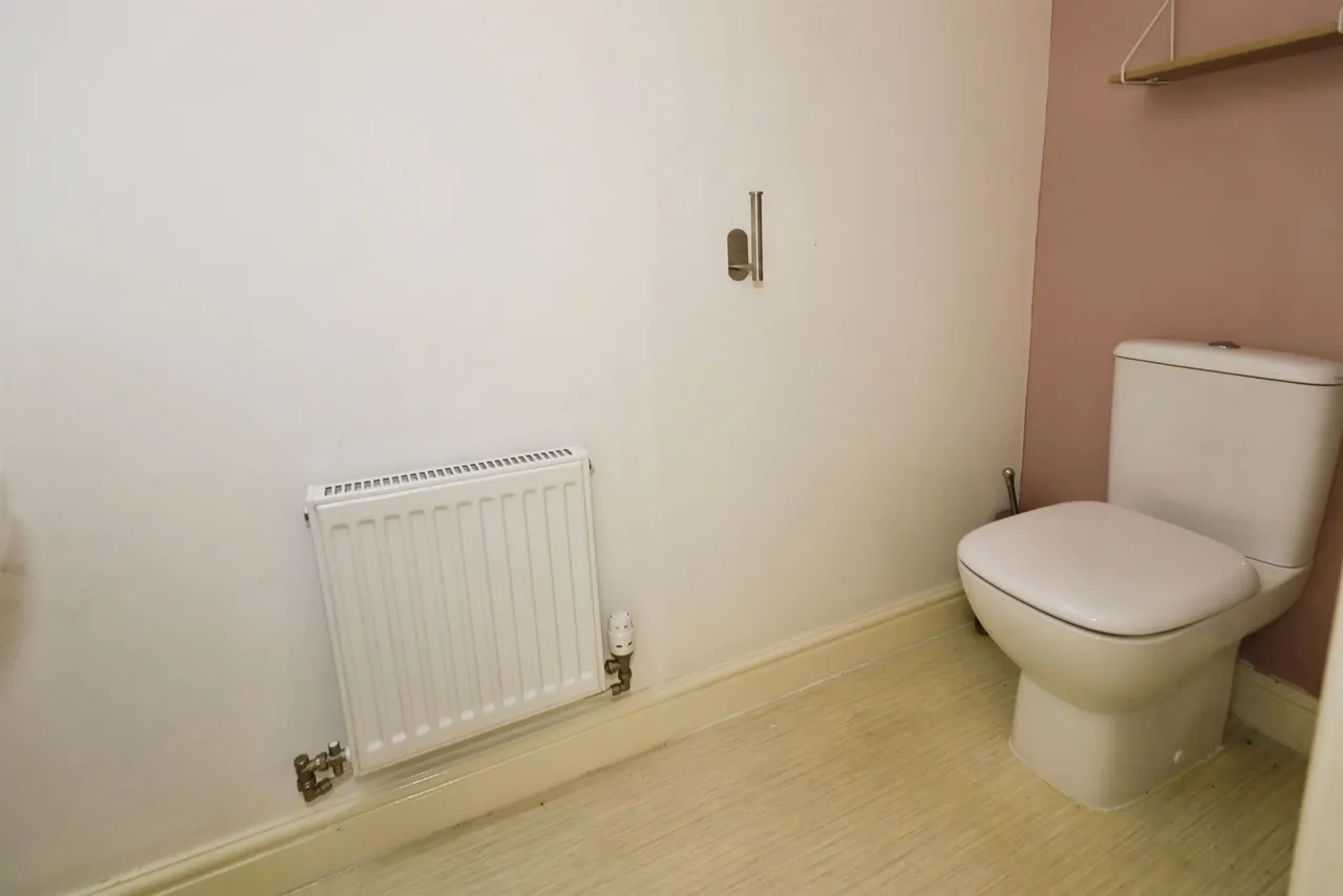 Field Close, Bilston, WV14, photo 8
