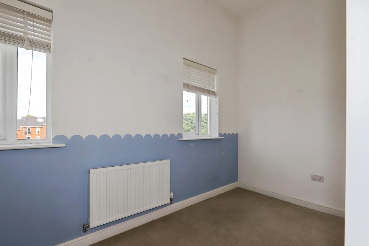 Field Close, Bilston, WV14, photo 17