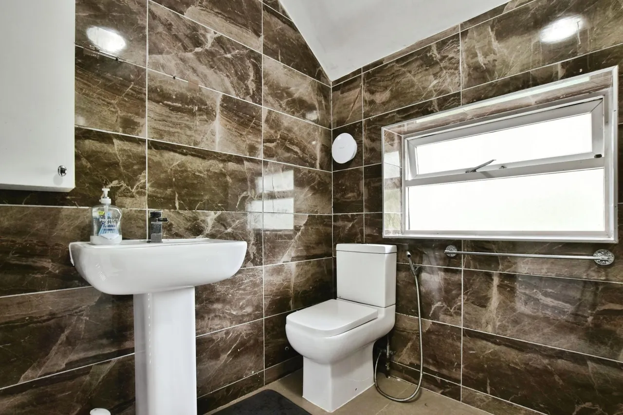 Fairywell Road, Timperley, WA15, photo 27