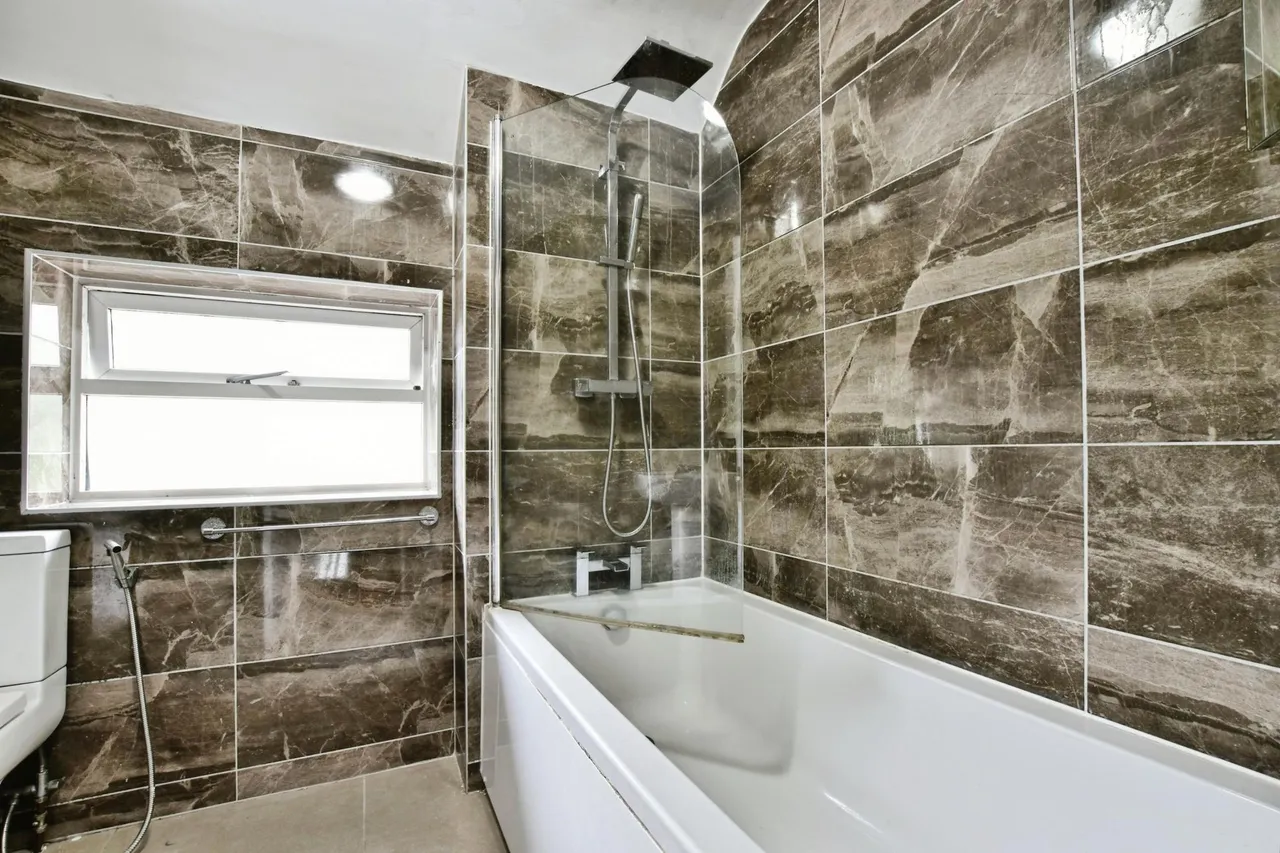 Fairywell Road, Timperley, WA15, photo 28