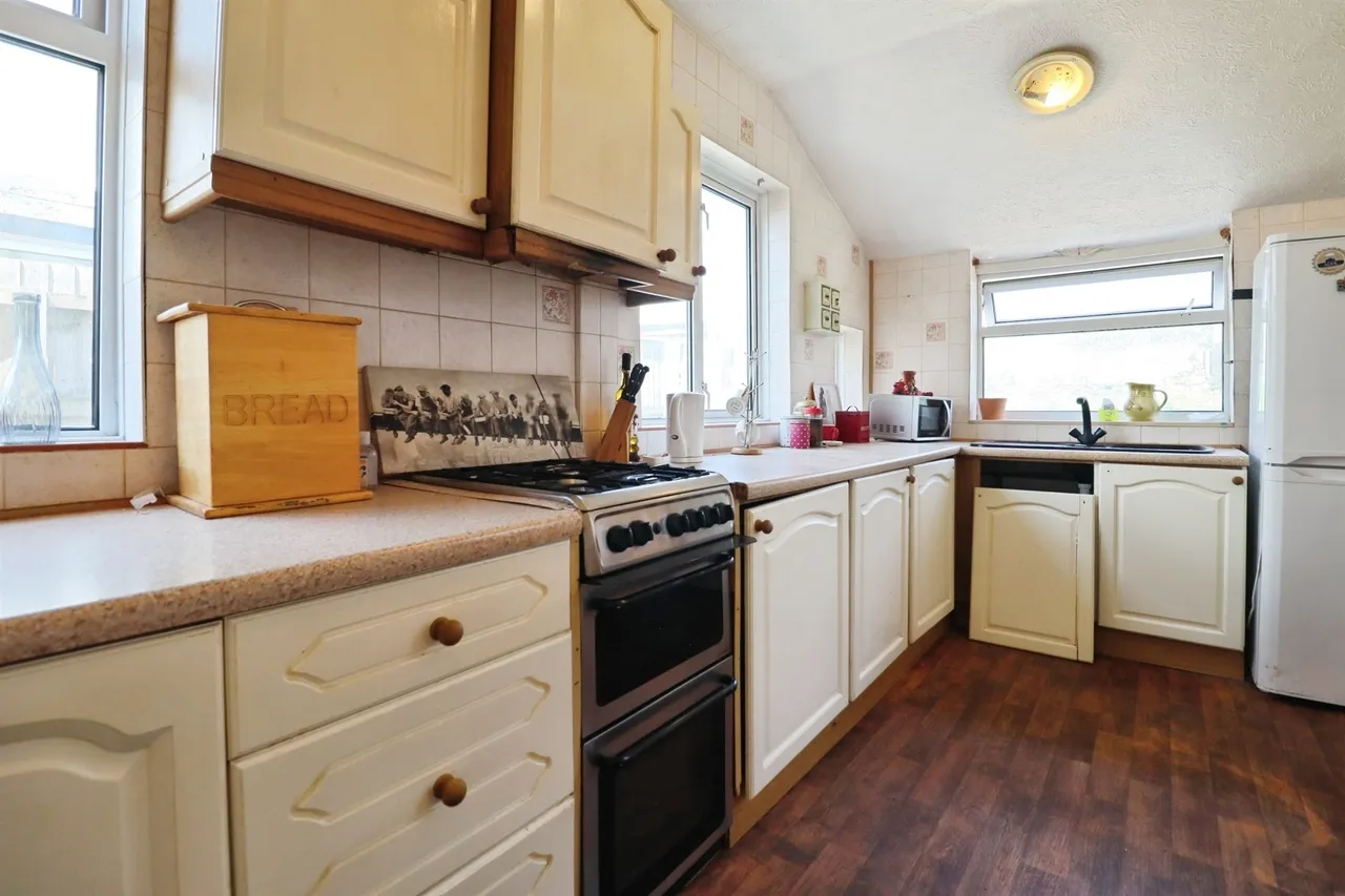 Wordsworth Avenue, Penarth, CF64, photo 7