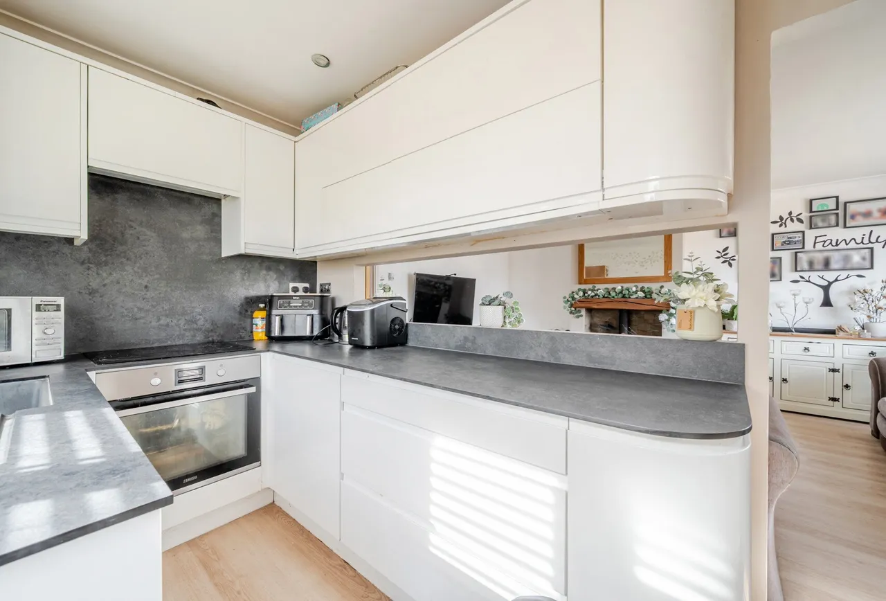 Pearsall Road, Gloucestershire, Longwell Green, BS30 9BE, photo 6