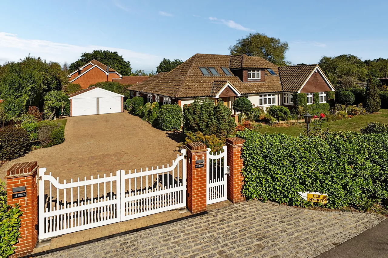 Fifield Road, Fifield, SL6, photo 12
