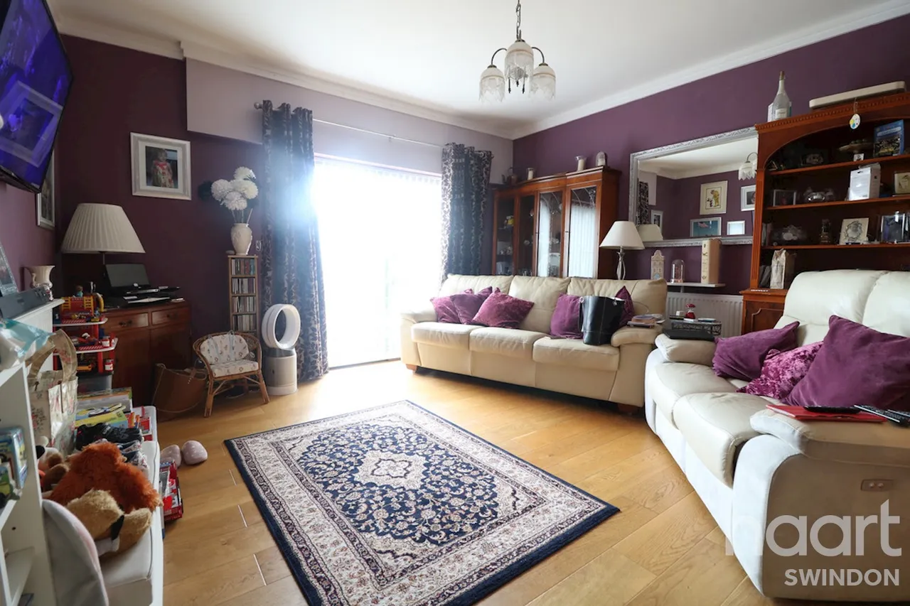 Holbrook Way, Swindon, SN1, photo 3