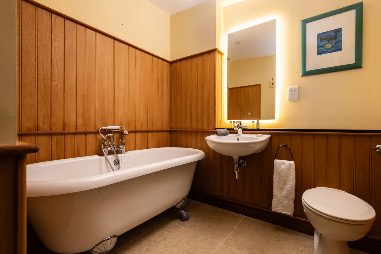 The Highland Club, St. Benedict’s Abbey, PH32, photo 20
