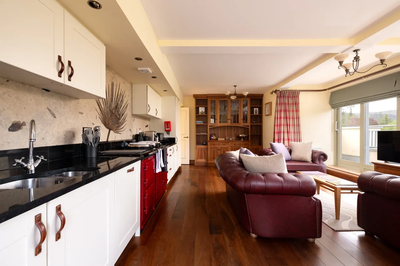 The Highland Club, St. Benedict’s Abbey, PH32, photo 8