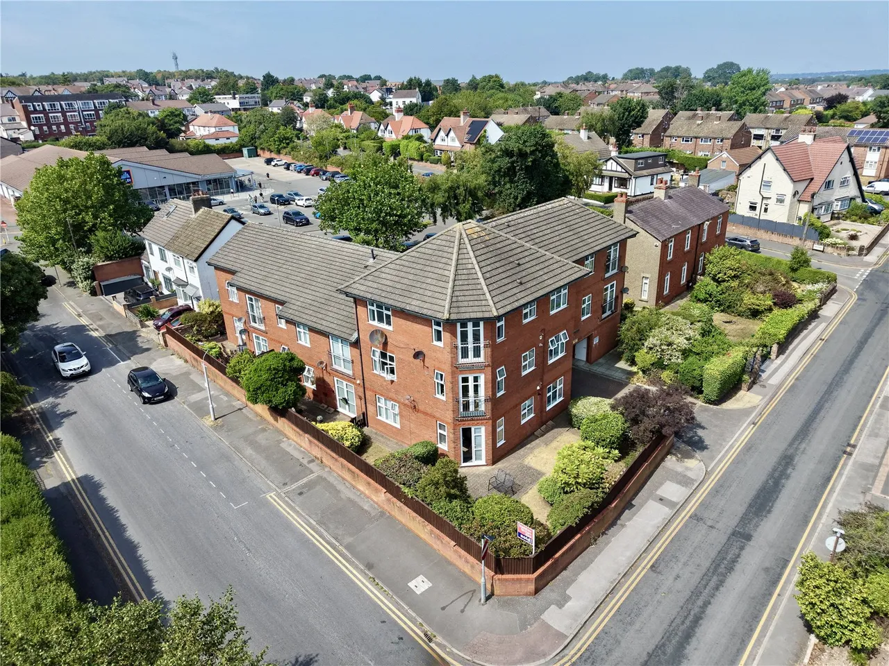 2 bed flat for sale, Downham Road South, Heswall, CH60
