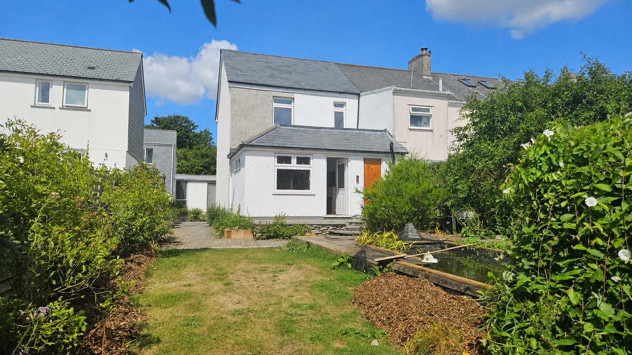 2 bed house for sale, Polmear, Par, PL24